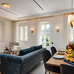 New York Luxury Suites